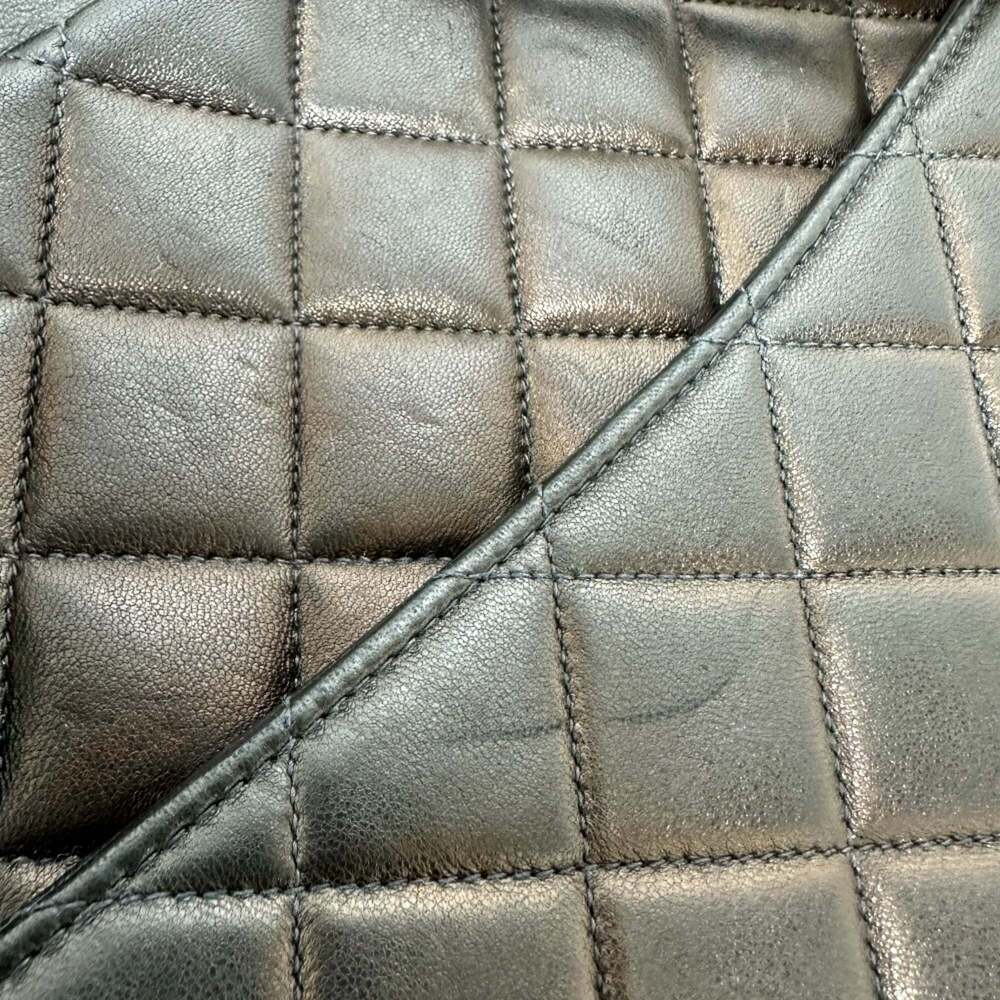 CHANEL Vintage Black Shoulder Bag - Picture 15 of 16